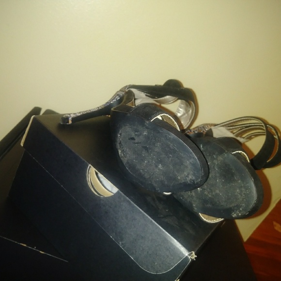 Shoes - Picture 4 of 5